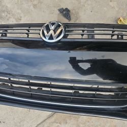 Jetta Front Bumper And Grill 2015