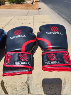 Two pair Sanabul new boxing gloves