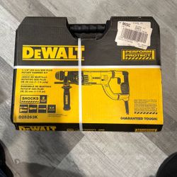 Unused DeWALT 8.5 Amp 1-1/8 in. Corded SDS-PLUS D-Handle Concrete/Masonry Rotary Hammer Drill Kit