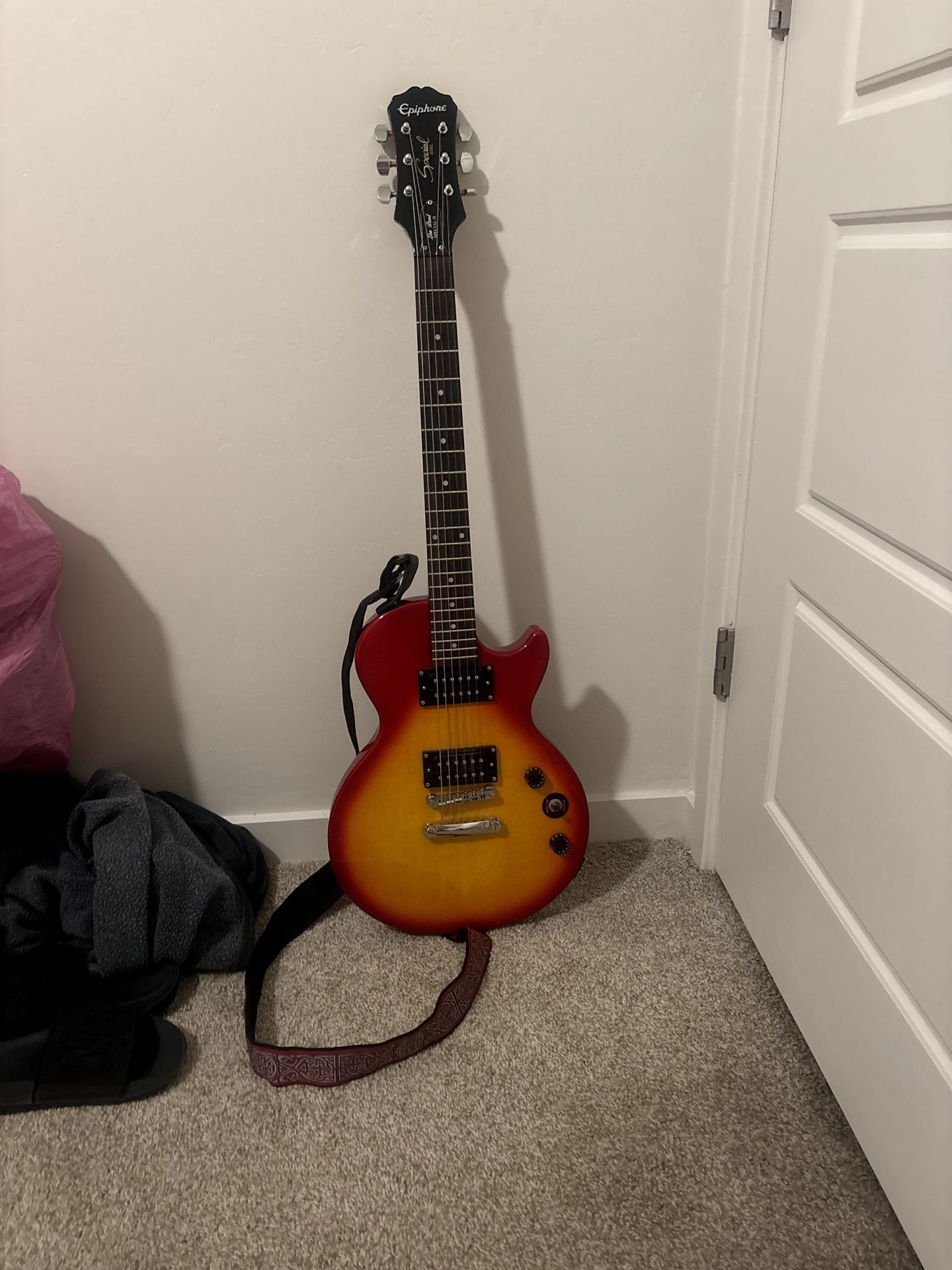 Electric Guitar & Fender Amplifier