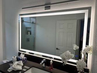 Bathroom Mirror With LEDs 