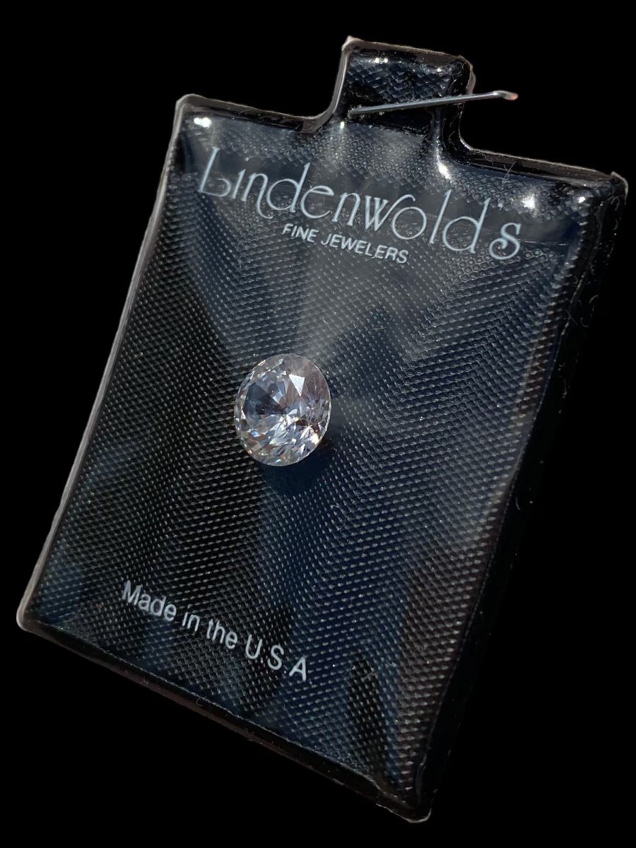 LINDENWORLD FINE JEWELERS Cubic Zirconia Diamond With Certificate Of Authenticy