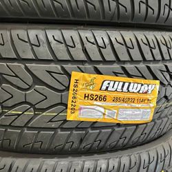 285 45 22 Set Of New Tires 