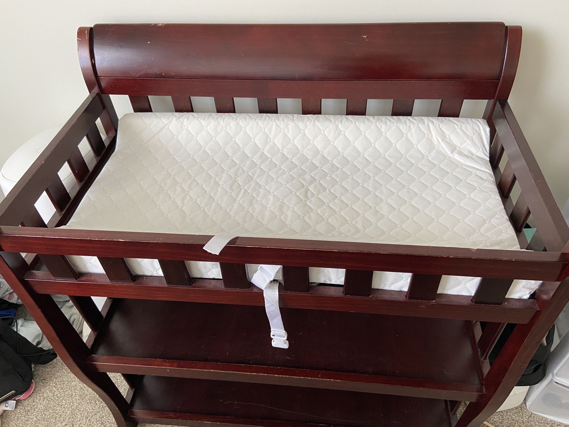 Changing table with pad