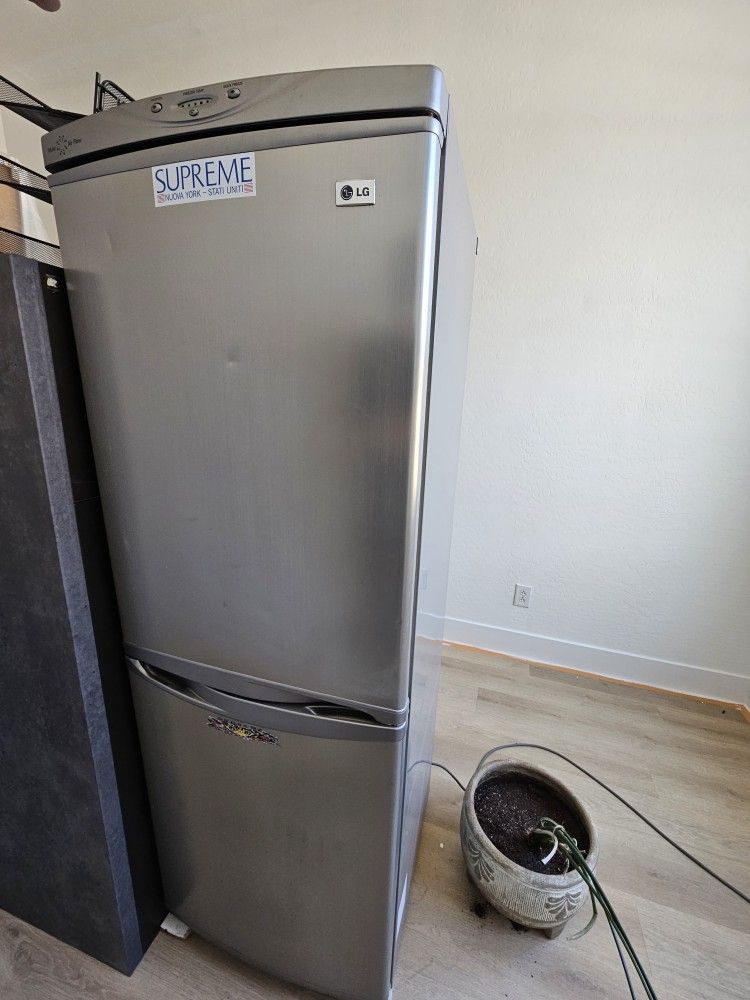 SLIM LG REFRIGERATOR