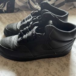  Nike Shoes 9.5 Size