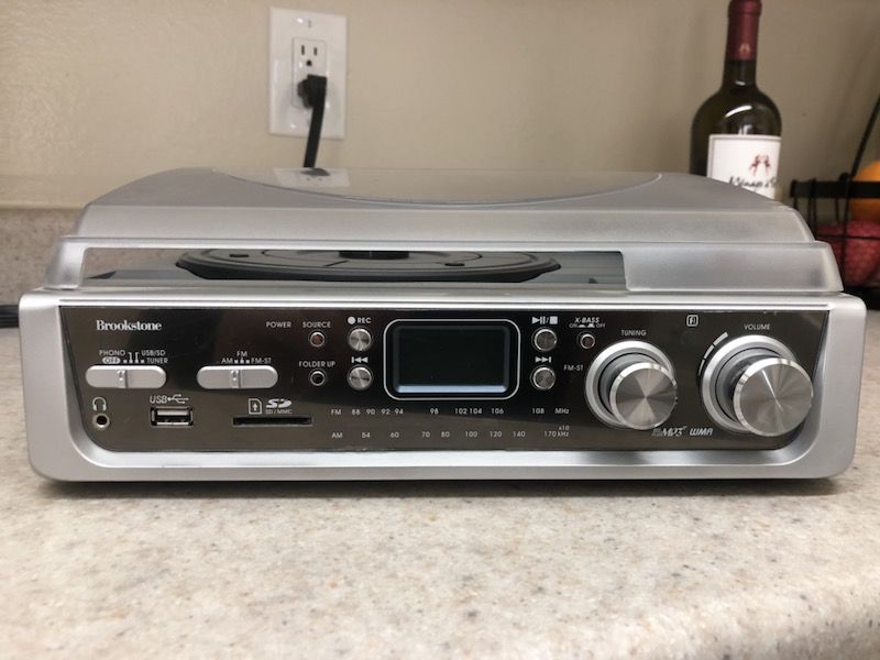 Brookstone iConvert USB turntable Record player