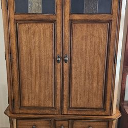 Lane large wooden Hutch