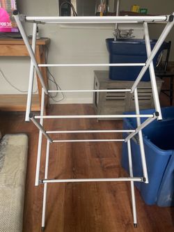 Foldable drying rack