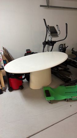 Free Dinning Table