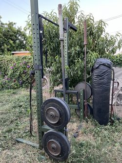 Half Rack Weight Bench Pull Up Bar