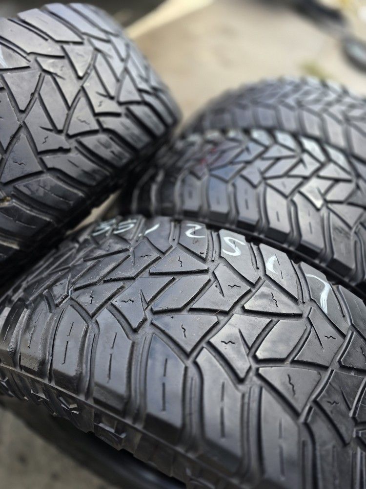 only 2 used tires Lt35x12.50r17 Kanati Terra Comander RTX $250.00