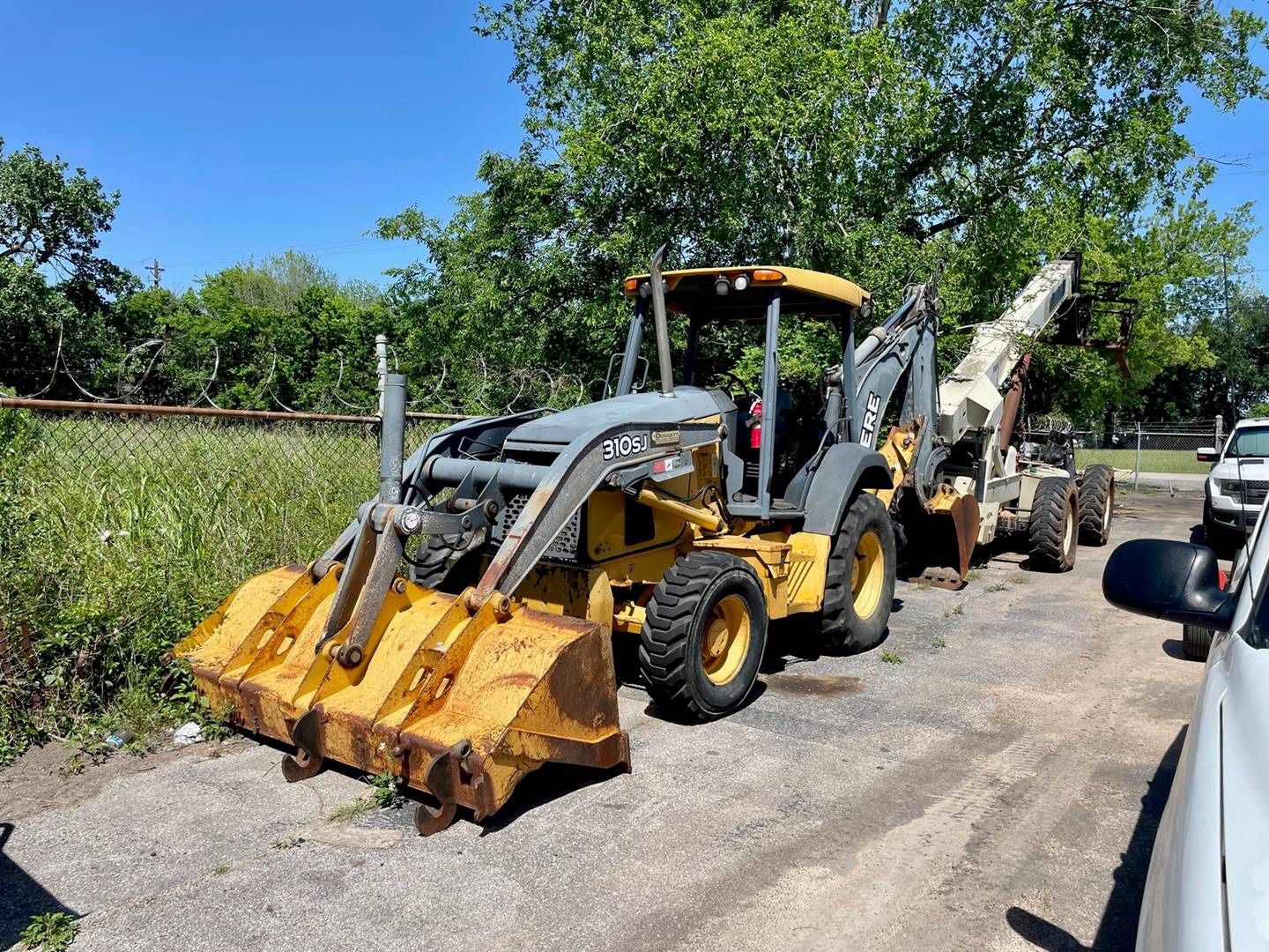 2009 JOHN DEERE BACKHOE LOADER