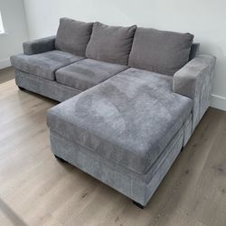 REVERSIBLE SECTIONAL COUCH ***FREE DELIVERY ***