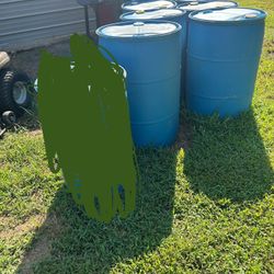 55 Gallon Plastic Drums / Read Below ⬇️  ITS AVAILABLE