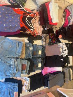 Huge lot of women clothes
