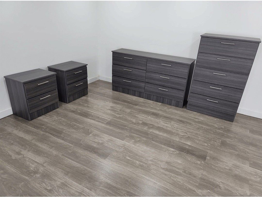 Đręsser, Çhest, Ţwo Nąighţsţanđs **** Çomođa, Gąveţero Y Đos Męsitas