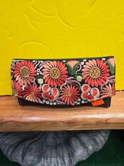 Monederos para dama varios estilos ($35) cada 12031irestone Blvd Norwalk CA
