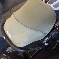 DOONA CARSEAT/STROLLER ALL IN ONE +BASE