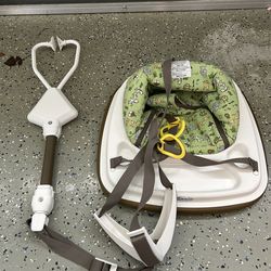 Baby bouncer - door frame hang