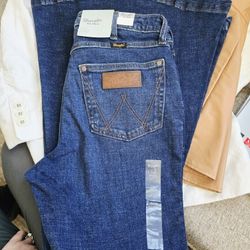 Women's Retro Flare Wranglers