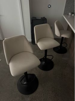 Set of 3 Swivel Adjustable Bar Stools
