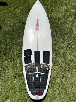 5’11” T.Patterson Surfboards Synthetic 84’ 34L Ridden 5 times
