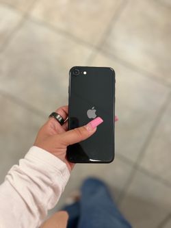iPHONE SE 2 UNLOCKED