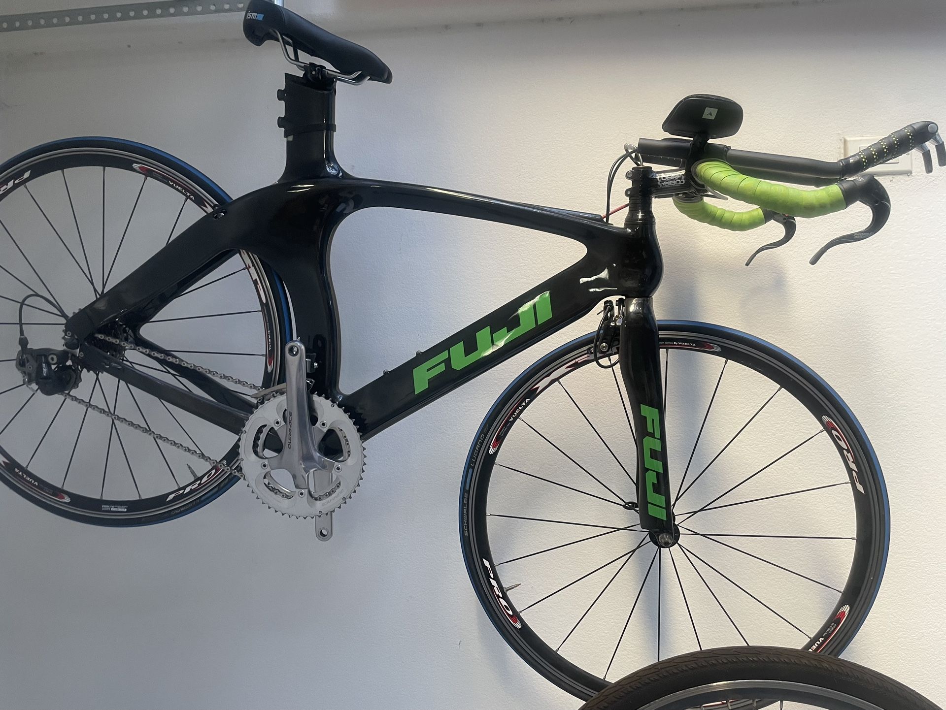 Professional Road Bike FUJI