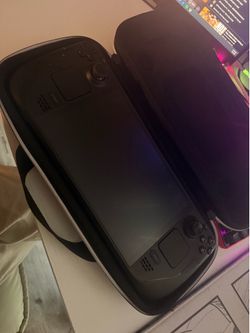 Steam Deck OLED 512GB case w/ stand included (screen protector attached)