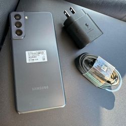 Samsung Galaxy S21 , Factory Unlocked,  Excellent Condition Like New 