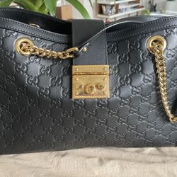 Gucci PADLOCK MEDIUM GG SHOULDER BAG