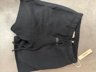 Essentials Shorts New Size Medium