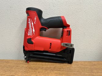 Milwaukee 2541-20 M12 FUEL 12-Volt Lithium-Ion Brushless Cordless 18-Gauge 1-1/2 in. Compact Brad Nailer (Tool Only)