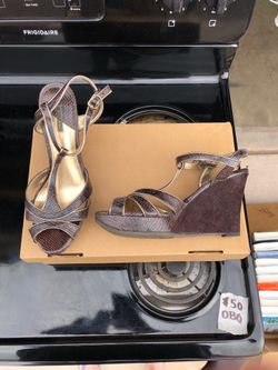 Women’s wedges size 6.5