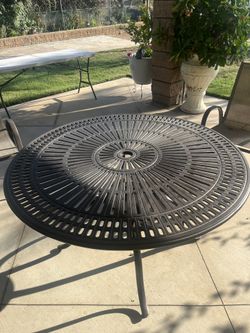 Table & Chairs