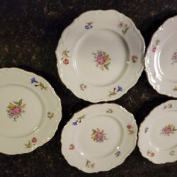 5 Medium Vintage Plates