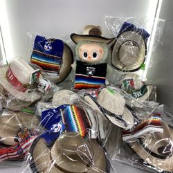 Labubu Outfit Poncho & Hat