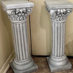 Pair of 30”H Heavy Resin Columns Each One Weight 28 Pounds For Indoor Or Outdoor Pickup Gaithersburg Md20877
