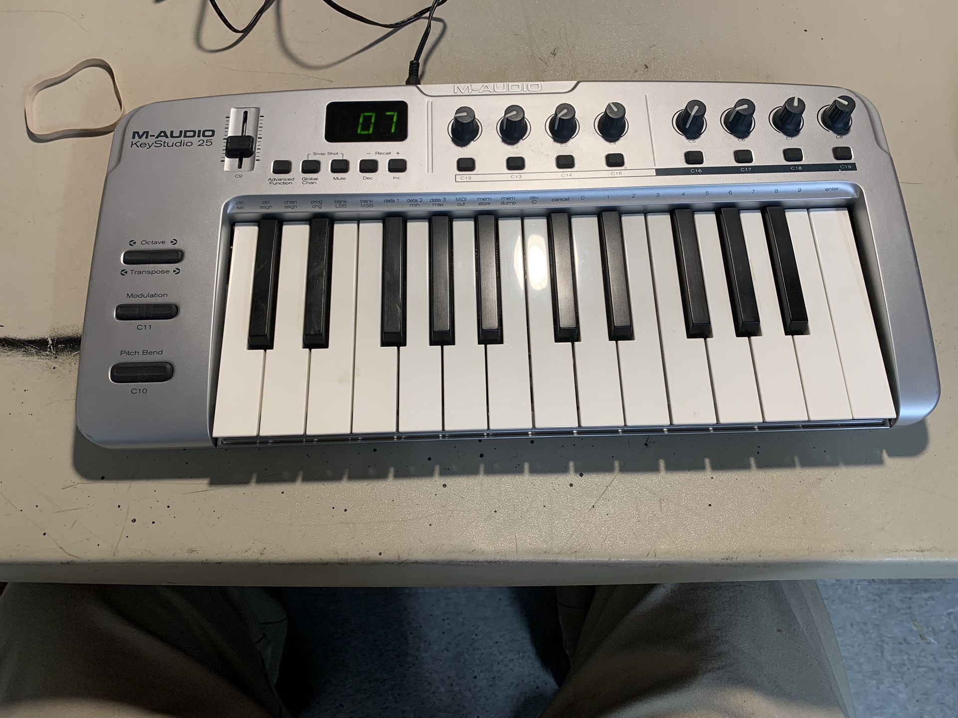 M-AUDIO Key Studio 25