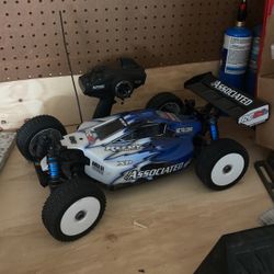 Team Associated RC8.2e