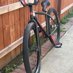 Red Rose Throne Goon 29 