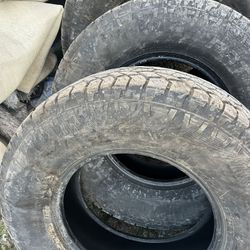 1 Tires 285-70-17 Pathfinder