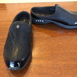 Easy Spirit® Classic Black Patent Slip Ons Mule Womens Sneaker Clogs S