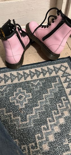 Sz 11 Girls Pink Dr. Martens