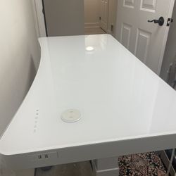 Electric Adjustable-Height Standing Desk