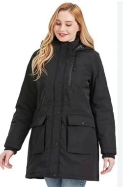 New size 6 or 8 woman’s winter jacket.