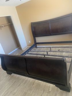 King size sleigh bed $100