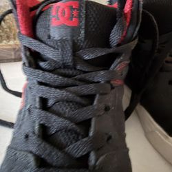 Kids DC shoes size 1