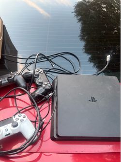 PlayStation 4 all wires and controllers included